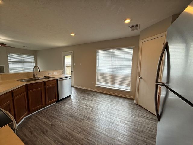 2325 Shady Tree Lane, Conroe, TX 77301