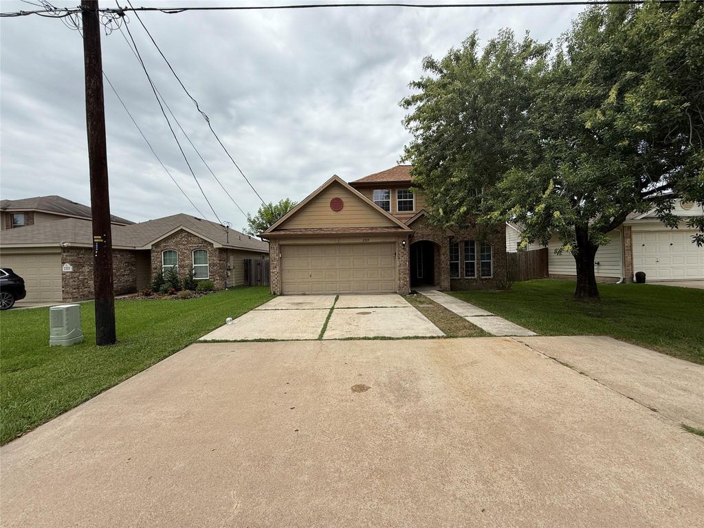 2325 Shady Tree Lane, Conroe, TX 77301