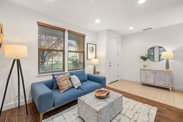 1599 Ballou Cir, Folsom, CA 95630