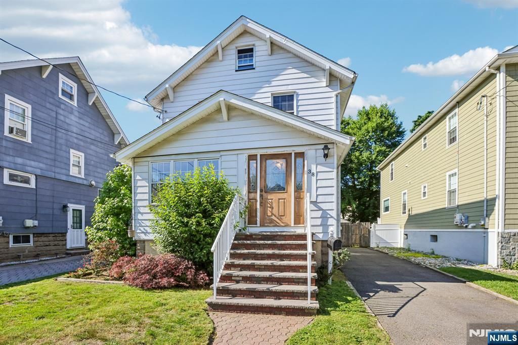 38 Sunnyside Avenue, Dumont, NJ 07628