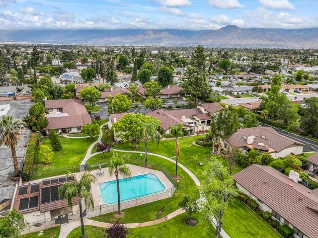 151 E Palm Lane Drive, Redlands, CA 92373