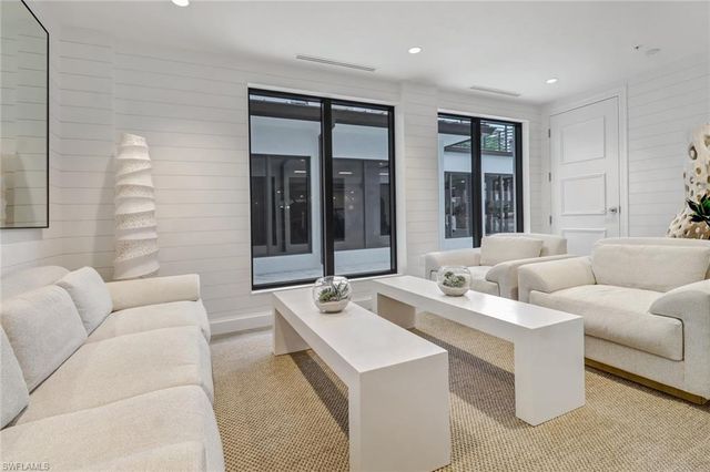 1115 Central AVE # 340, Naples, FL 34102