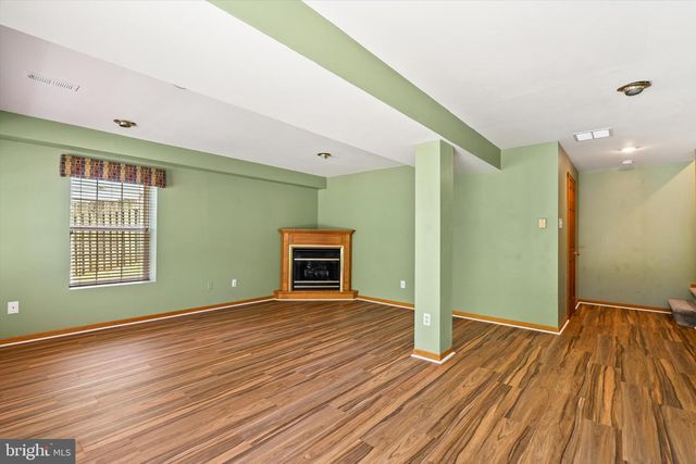 66 ARROWHEAD DR, Burlington Township, NJ 08016
