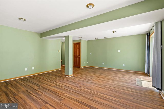 66 ARROWHEAD DR, Burlington Township, NJ 08016