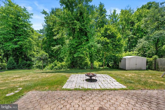 66 ARROWHEAD DR, Burlington Township, NJ 08016