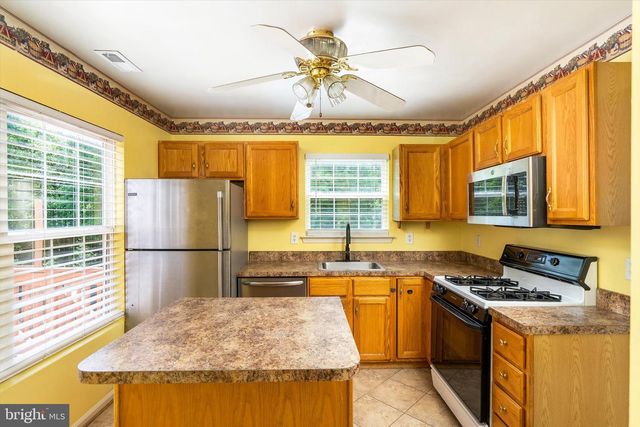 66 ARROWHEAD DR, Burlington Township, NJ 08016