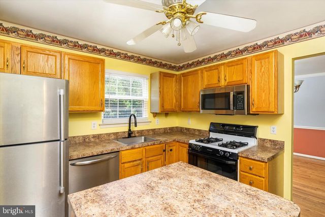 66 ARROWHEAD DR, Burlington Township, NJ 08016