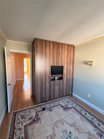 168 Beach 96th Street, Far Rockaway, NY 11693