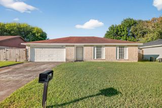 9803 Wren Street, La Porte, TX 77571