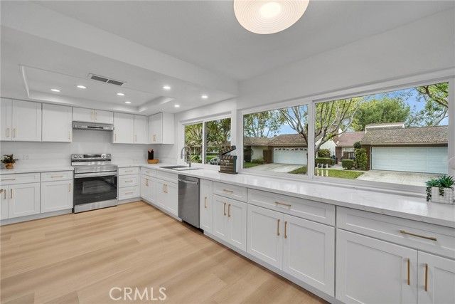 17322 Rosewood, Irvine, CA 92612