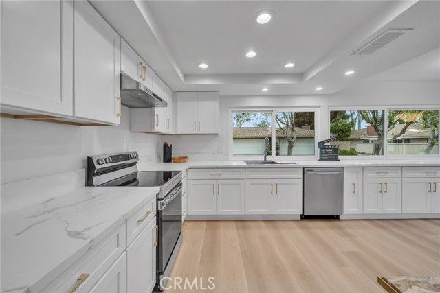 17322 Rosewood, Irvine, CA 92612