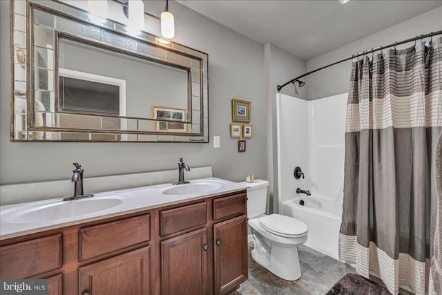 1725 HARALSON DRIVE, Mechanicsburg, PA 17055