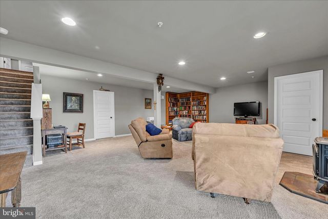 1725 HARALSON DRIVE, Mechanicsburg, PA 17055