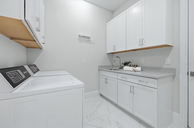 8352 SEA GLASS COURT, Sarasota, FL 34240