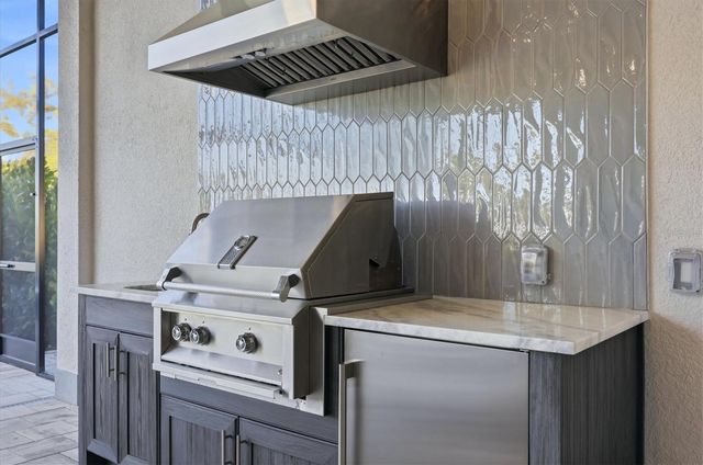 8352 SEA GLASS COURT, Sarasota, FL 34240