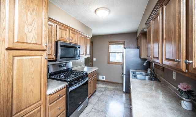 1949 Barry Drive, Newport, MN 55055