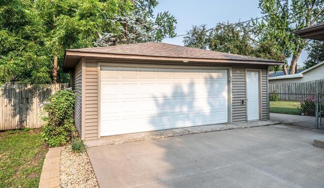 1949 Barry Drive, Newport, MN 55055