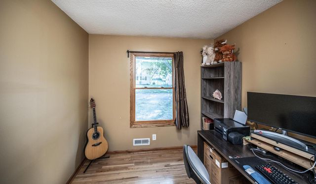 1949 Barry Drive, Newport, MN 55055