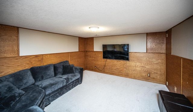 1949 Barry Drive, Newport, MN 55055