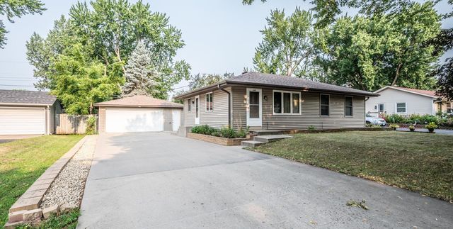 1949 Barry Drive, Newport, MN 55055