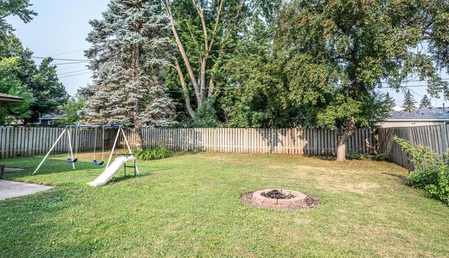 1949 Barry Drive, Newport, MN 55055