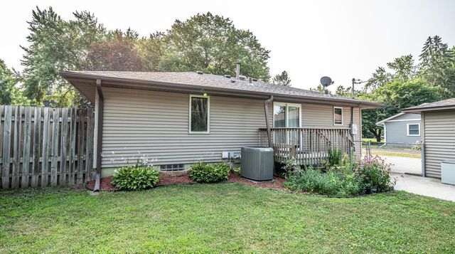 1949 Barry Drive, Newport, MN 55055