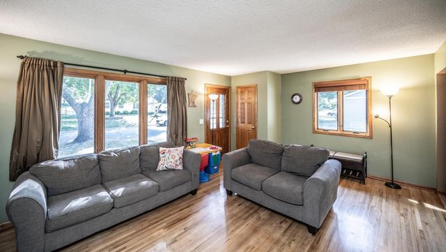 1949 Barry Drive, Newport, MN 55055