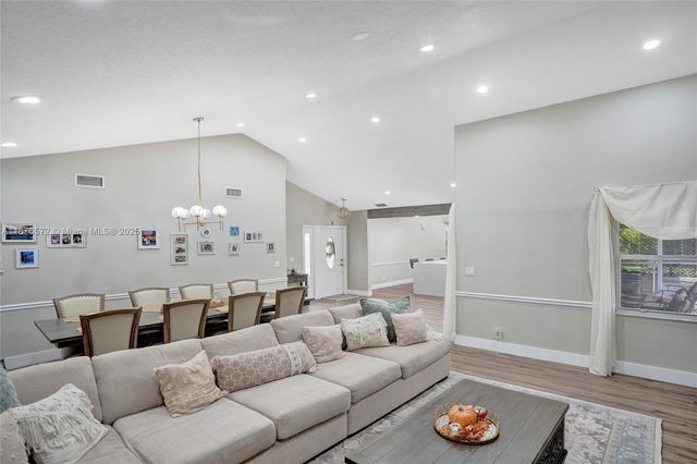 12100 Park Dr, Cooper City, FL 33026