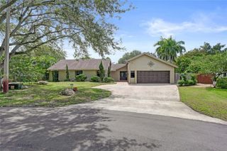 12100 Park Dr, Cooper City, FL 33026