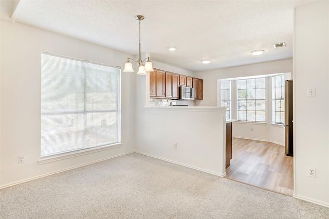 801 Saunders DR, Round Rock, TX 78664