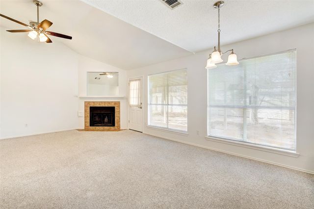 801 Saunders DR, Round Rock, TX 78664