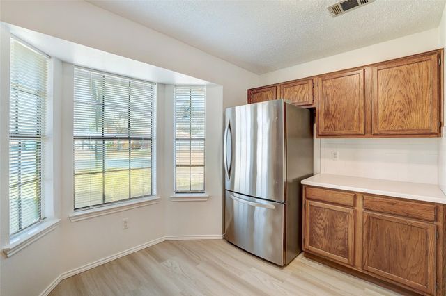 801 Saunders DR, Round Rock, TX 78664