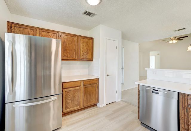 801 Saunders DR, Round Rock, TX 78664