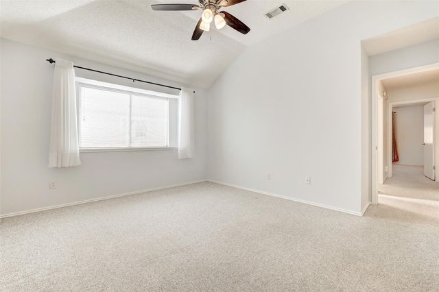 801 Saunders DR, Round Rock, TX 78664