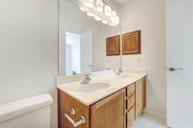 801 Saunders DR, Round Rock, TX 78664