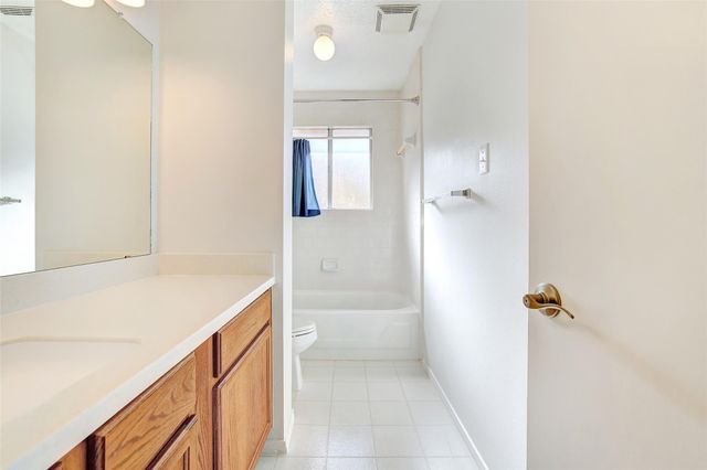 801 Saunders DR, Round Rock, TX 78664