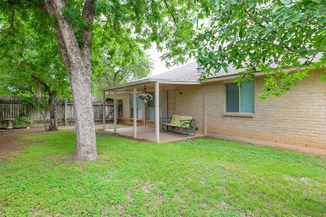 801 Saunders DR, Round Rock, TX 78664