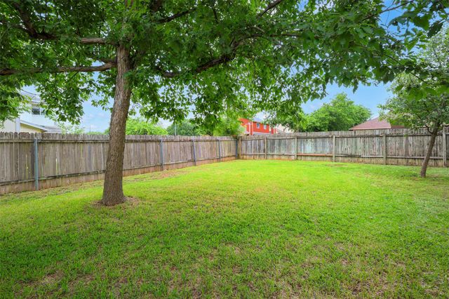 801 Saunders DR, Round Rock, TX 78664