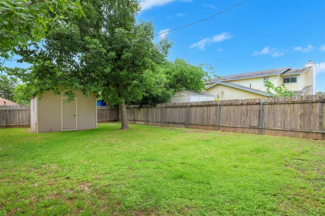 801 Saunders DR, Round Rock, TX 78664