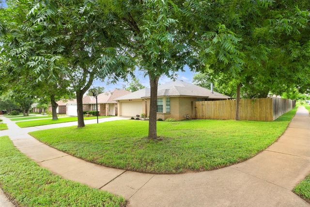 801 Saunders DR, Round Rock, TX 78664