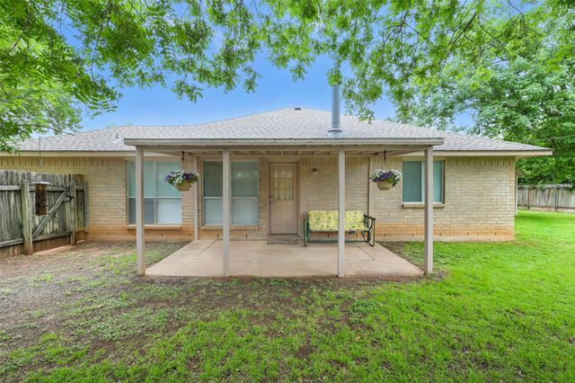 801 Saunders DR, Round Rock, TX 78664