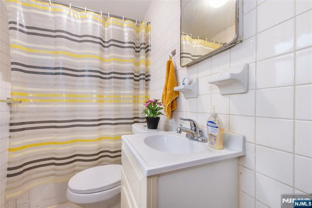 278 Marvin Avenue, Hackensack, NJ 07601