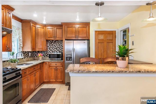 278 Marvin Avenue, Hackensack, NJ 07601