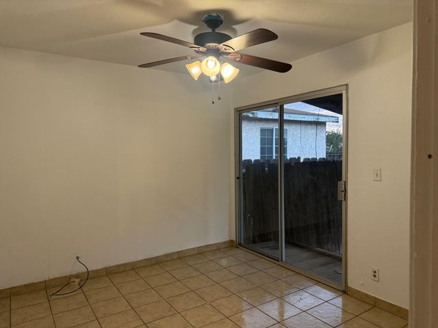 724 W Sonora Avenue, Tulare, CA 93274