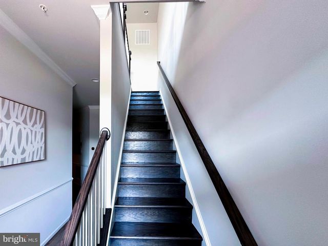 18989 CORAL REEF SQ, Leesburg, VA 20176
