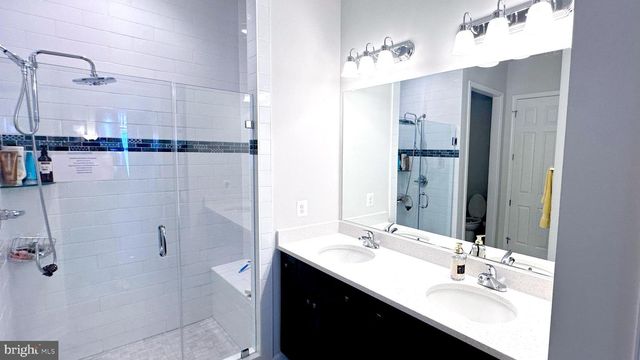 18989 CORAL REEF SQ, Leesburg, VA 20176