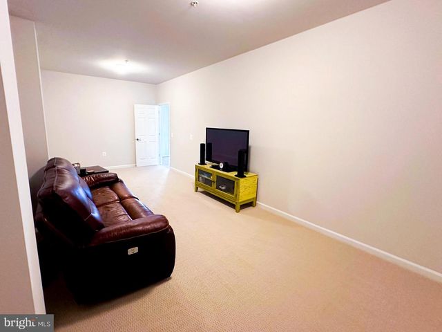 18989 CORAL REEF SQ, Leesburg, VA 20176