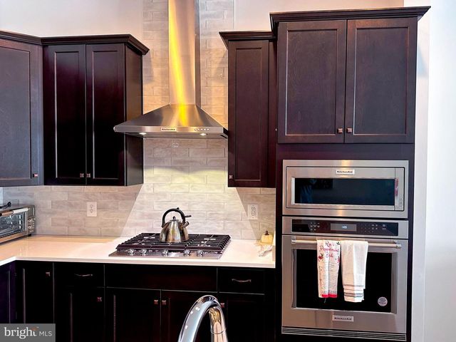 18989 CORAL REEF SQ, Leesburg, VA 20176