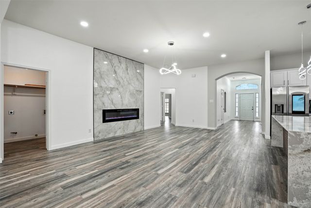 6605 Oxford Lane, The Colony, TX 75056