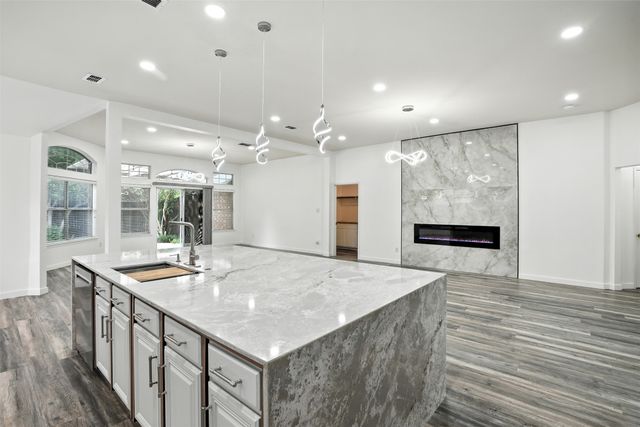 6605 Oxford Lane, The Colony, TX 75056